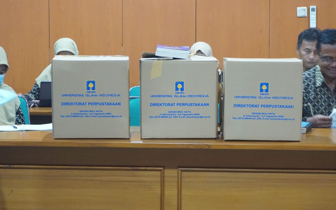 HIBAH BUKU DARI PERPUSTAKAAN PUSAT UII