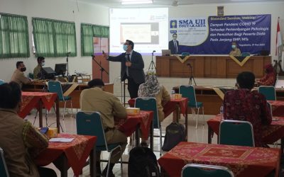 Blended seminar –Webinar SMA UII Yogyakarta