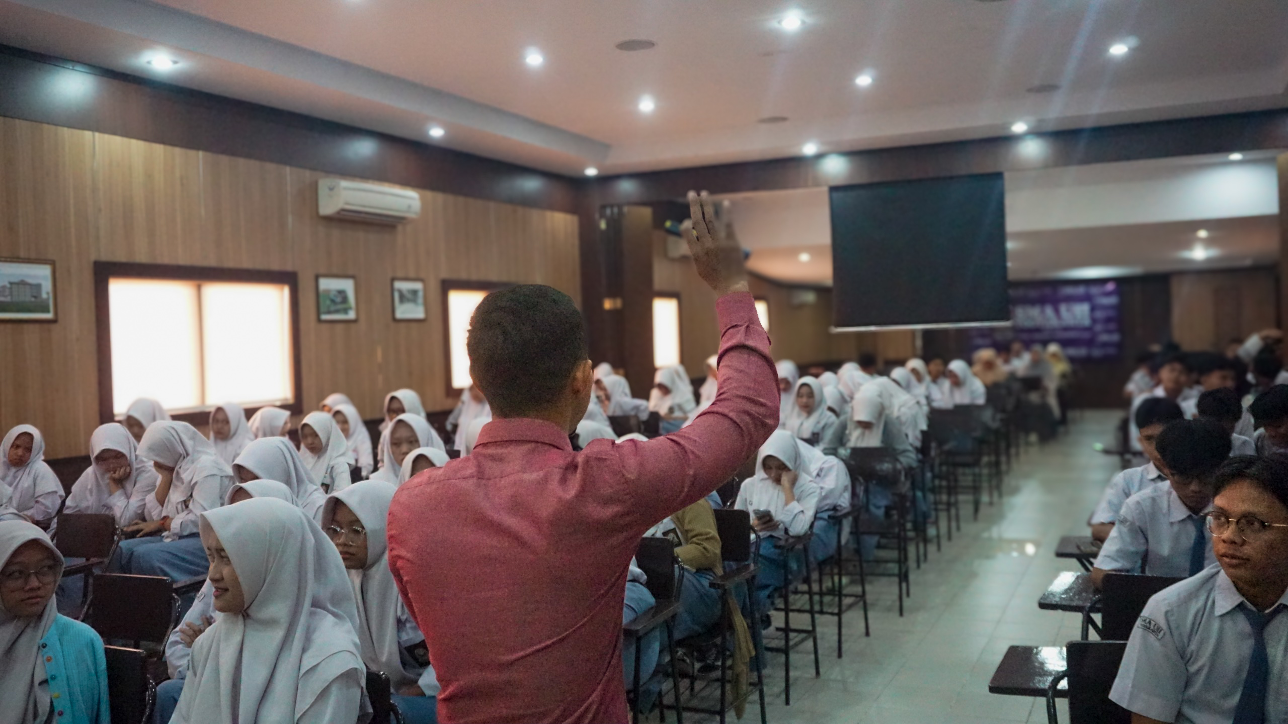 Menginspirasi Generasi Muda, Unisia Goes to School Hadirkan Diskusi "Great Leader & Great Influencers" di SMA UII Yogyakarta