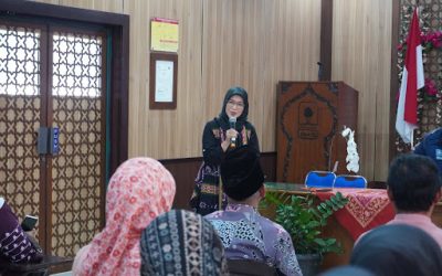 Cegah Siswa Jadikan AI Sebagai “Bestie”, Tri Novita Herdalena Inisiasi Komunitas Parent Growth di SMA UII